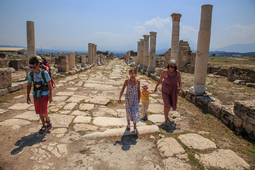 Laodikeia (Laodicea on the Lycus, Laodicea ad Lycum)